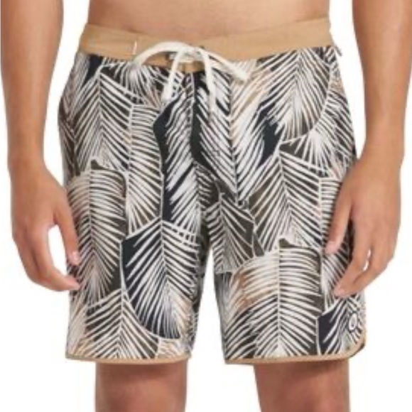 Vuori Other - Vuori Mens cruise Boardshorts in palm tree print 36